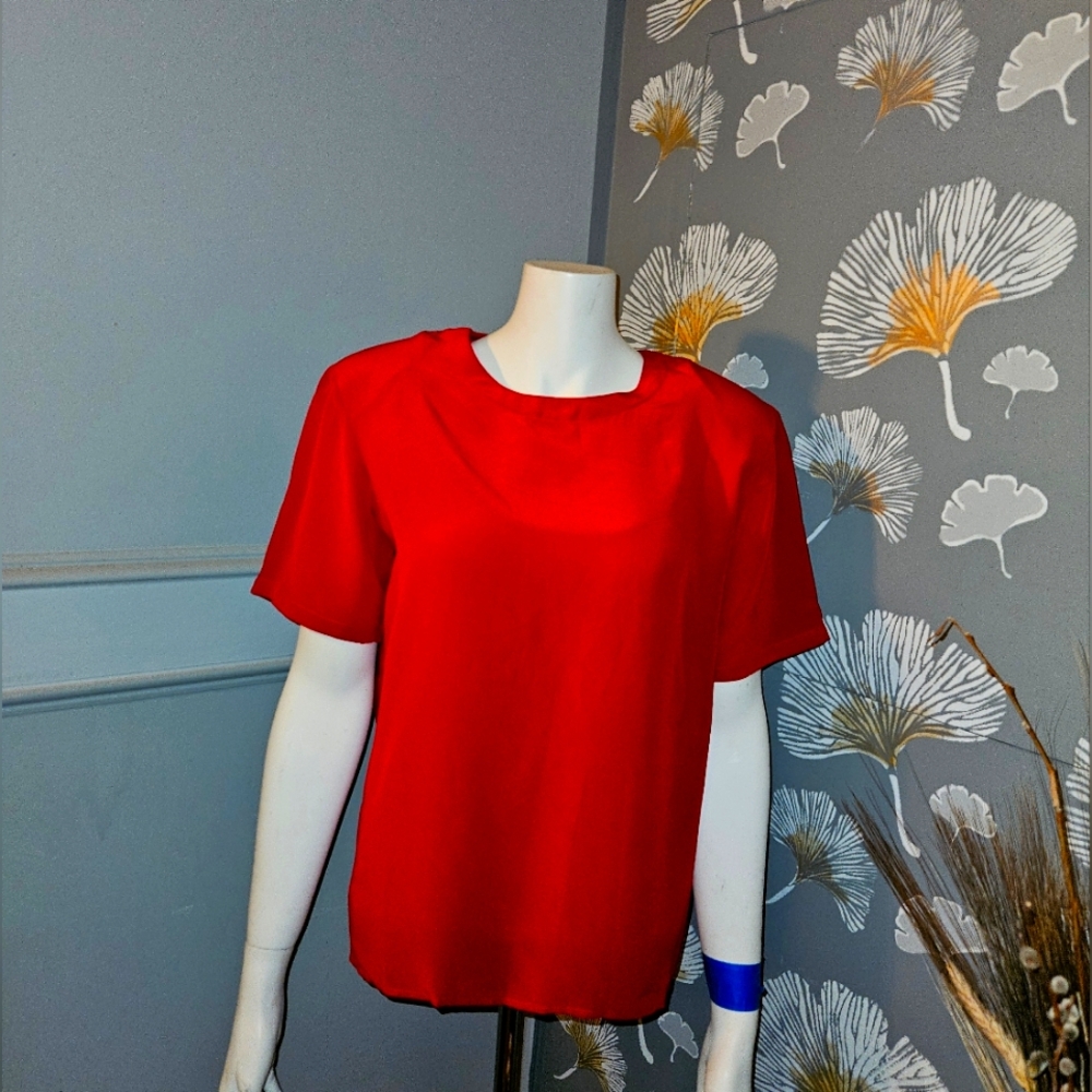 Oscar de la Renta Vintage ModRed Rear Button Closere Short Sleeve Blouse Top